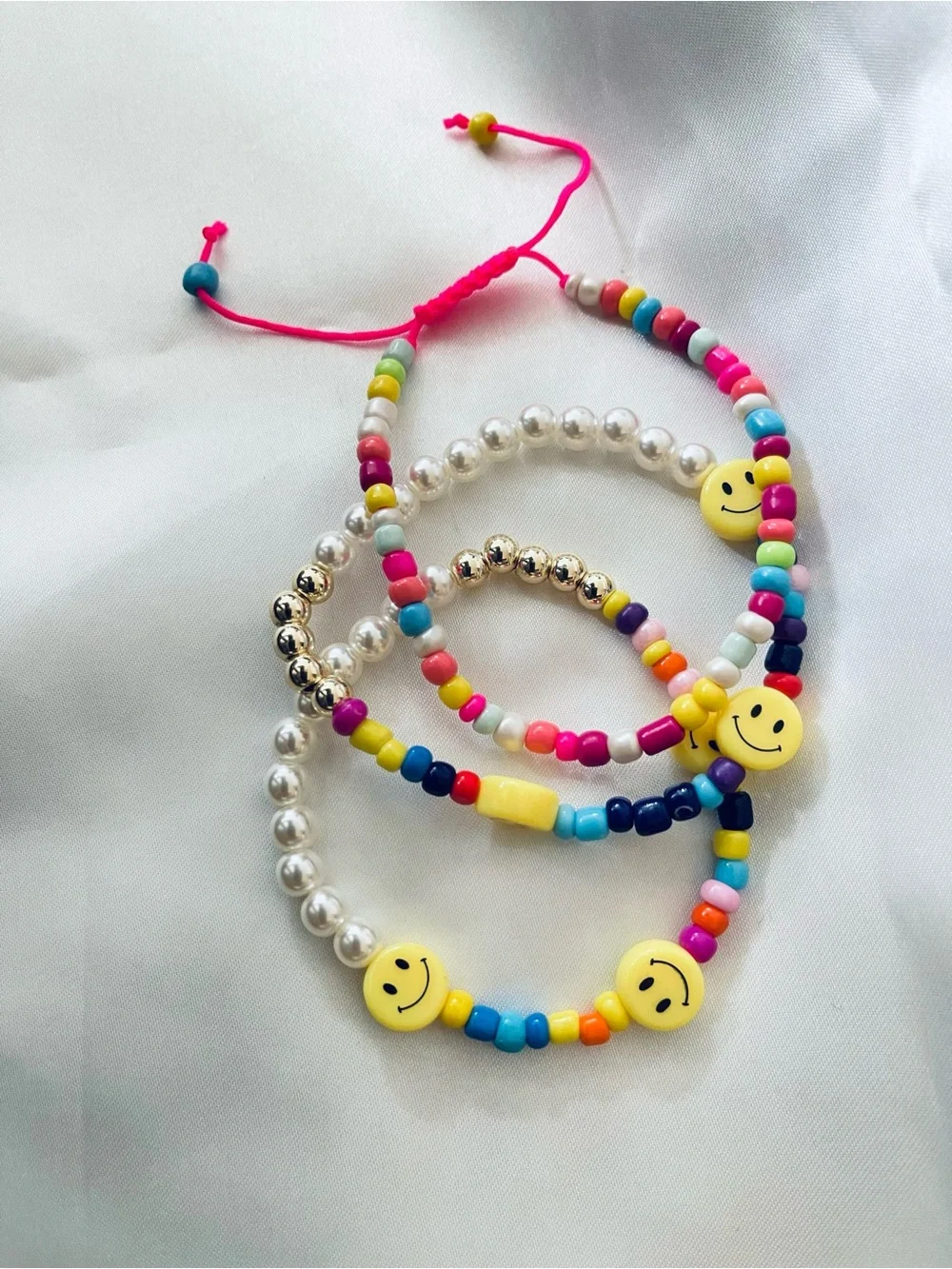 Fashion Jewelry Multicolor Beaded Kids Bracelets with Yellow Smile Charms